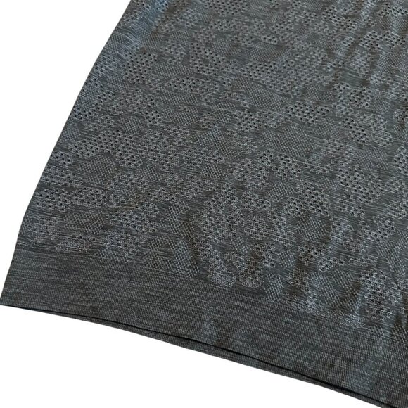 Lululemon Breeze By Muscle Tank Top Shirt Breathable Athleisure Athletic Size 8 - Picture 5 of 11